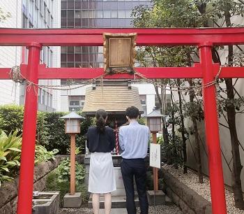 ②有楽町駅から晴美通りの間の神社.jpg